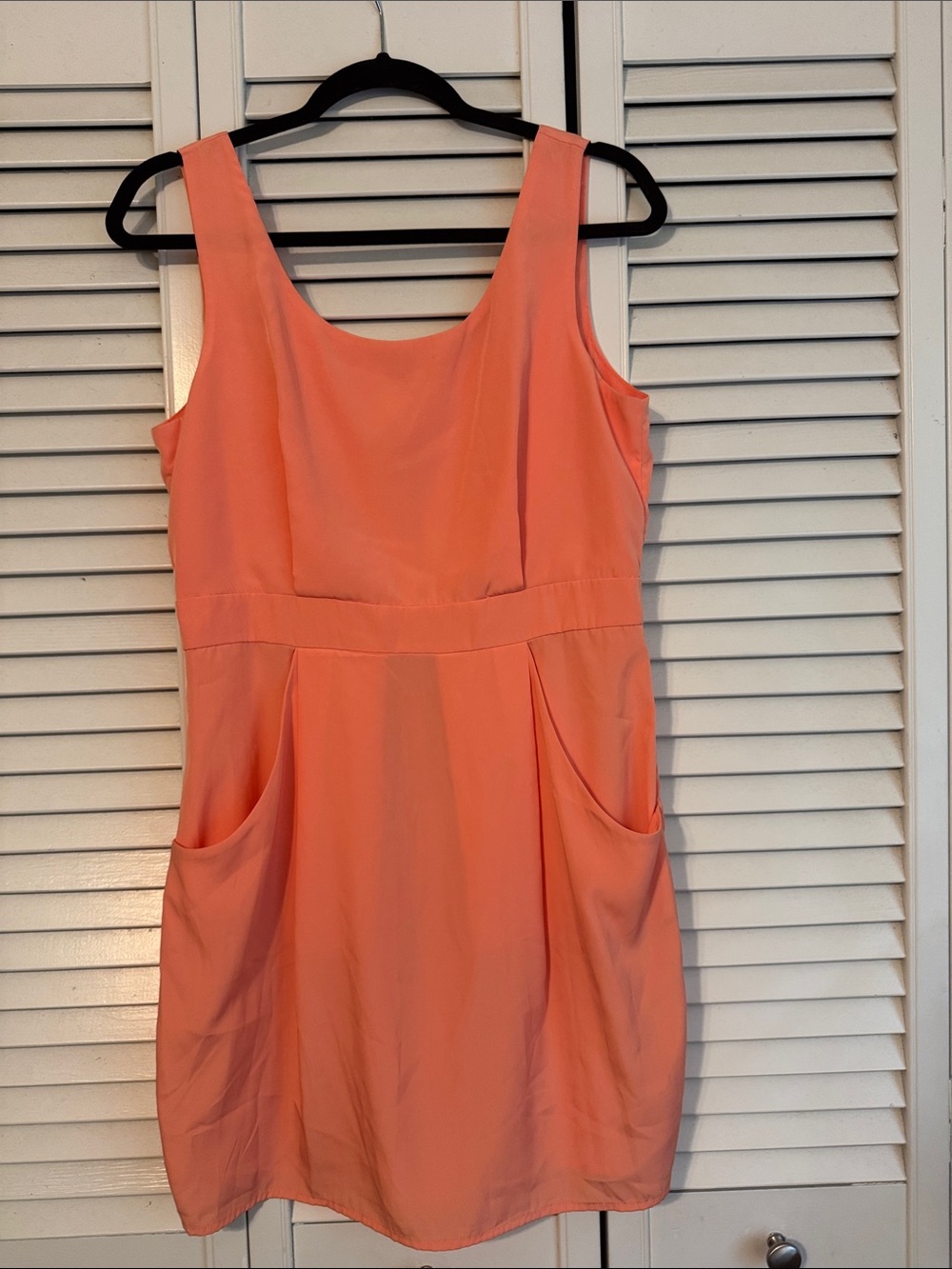 Soprano Coral Scoop-Neck Mini Dress with Pockets